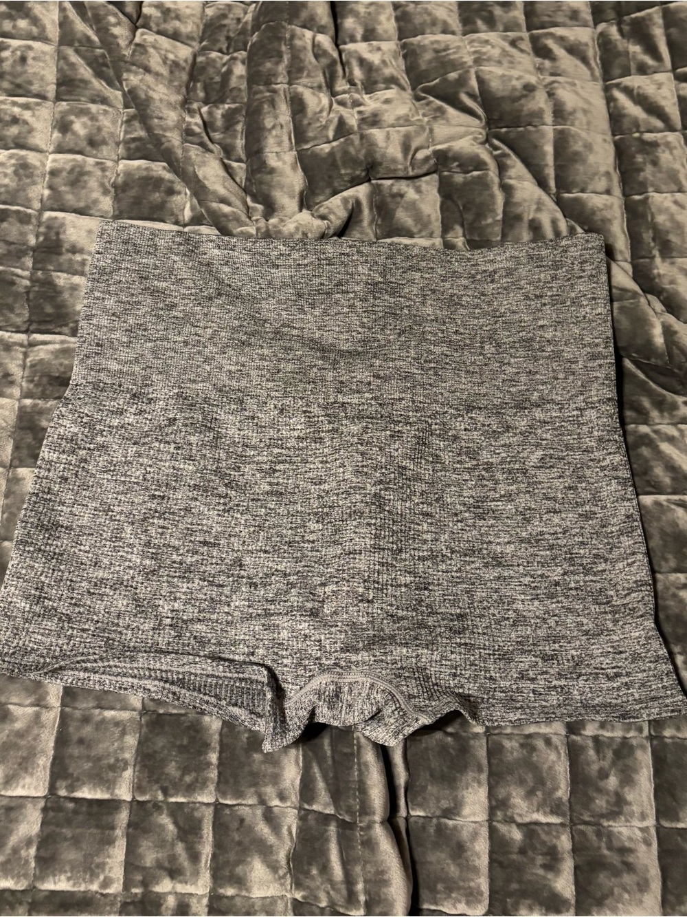 Colsie Gray Ribbed Biker Shorts - Picture 2 of 3